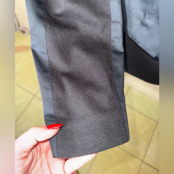 BCBGMAXAZRIA Black Satin Lapel Blazer Cropped Open Front Jacket- Large - Picture 8 of 11